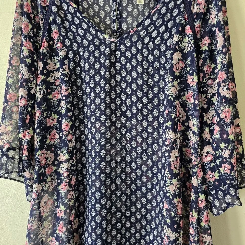 JESSICA SIMPSON MATERNITY Floral Navy Sheer Blouse Short Sleeve Size Small - Picture 8 of 16